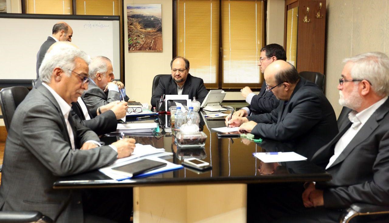عکس | اولین جلسه رسمی وزیر صنعت در اولین روز کاری