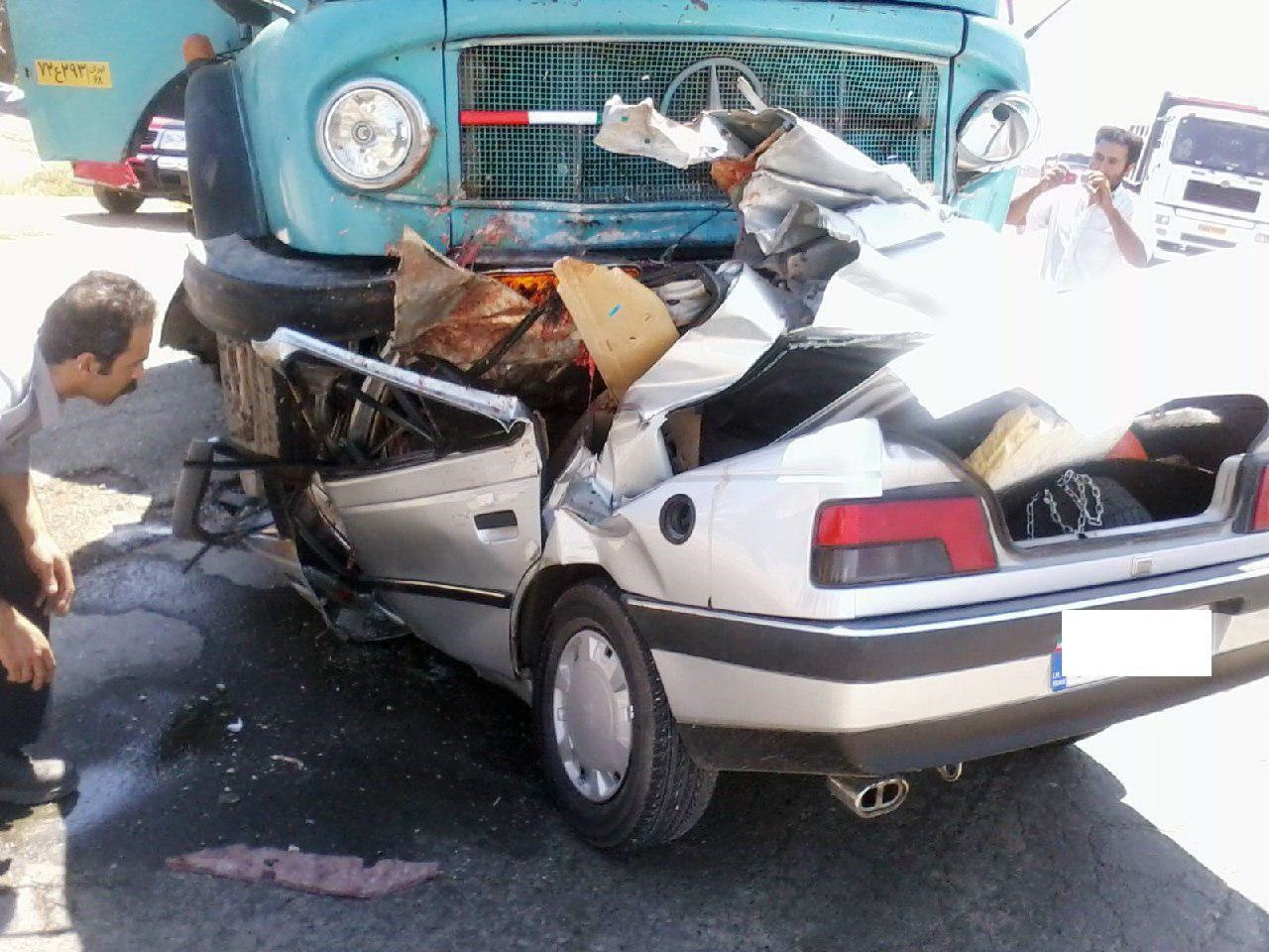3 سرنشین پژو آر دی در تصادف با کامیون کشته شدند