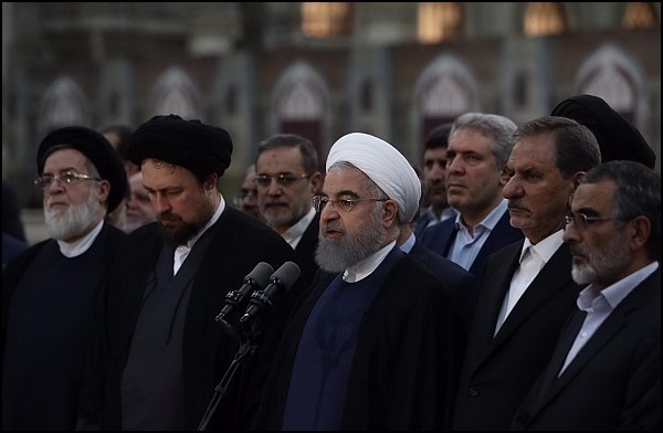 روحانی: با حضور مردم و هدایت رهبری مشکلات را رفع می‎کنیم 