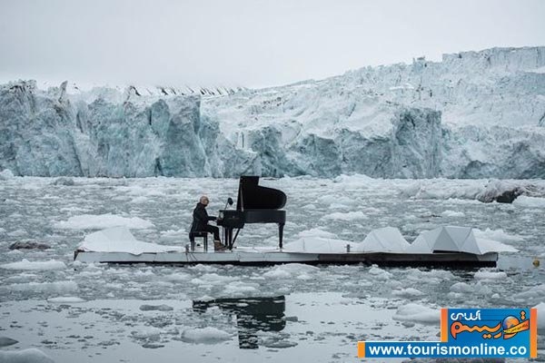 تصاویر | پیانو نوازی روی یخ‌های شناور قطب شمال