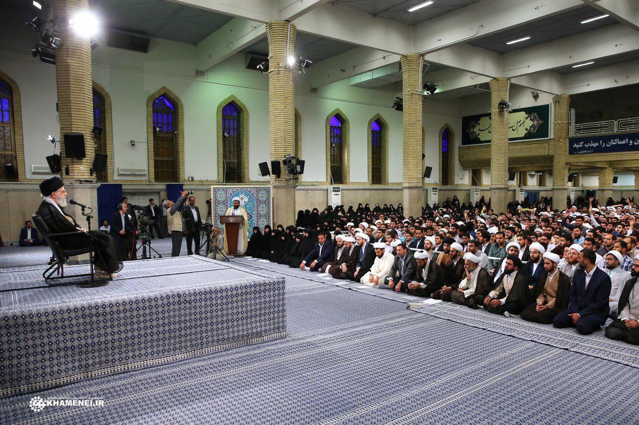 رهبر انقلاب: انقلاب ادامه دارد/ با وجود همه مخالفت‌ها و کارشکنی‌ها داریم پیش می‌رویم