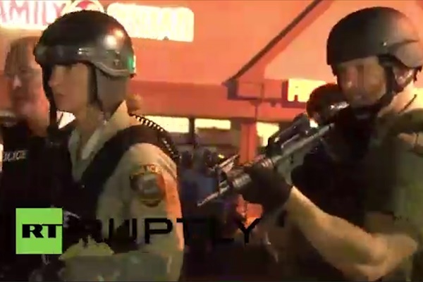 فیلم | پلیس آمریکا به تجهیزات نظامی ارتش مجهز می‌شود