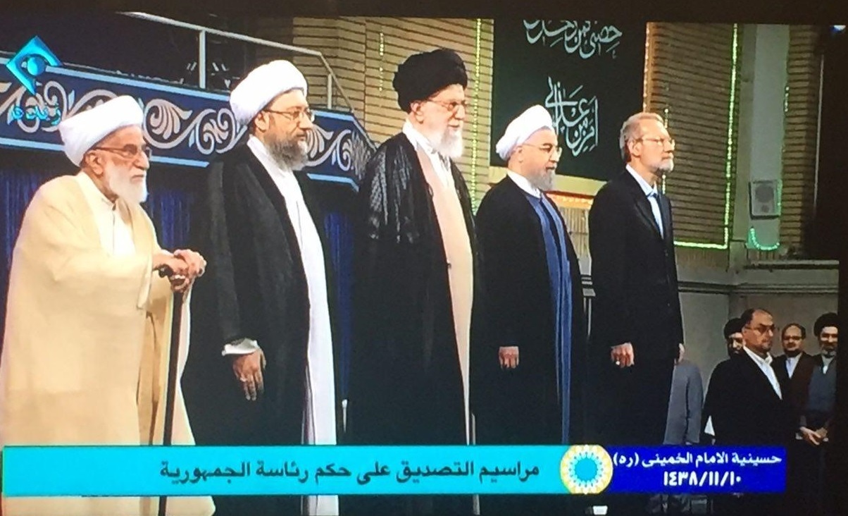 آغاز مراسم تنفیذ ریاست‌جمهوری دوازدهم/ هم‌نشینی روحانی و لاریجانی/ احمدی‌نژاد کنار رئیسی نشست