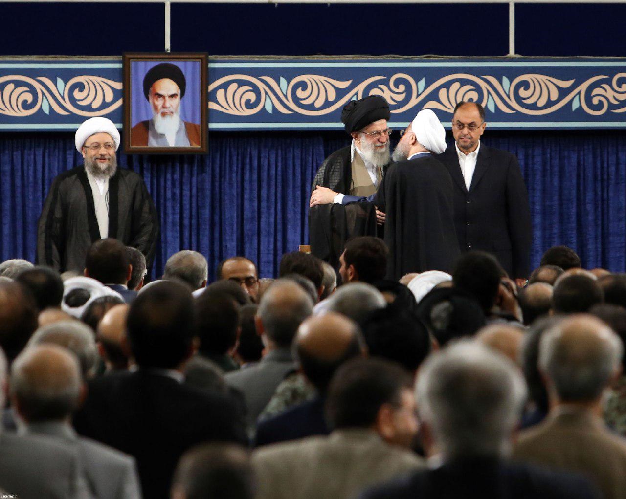 نظر شما درباره این عکس چیست؟/ برگزاری دوازدهمین مراسم تنفیذ ریاست جمهوری 