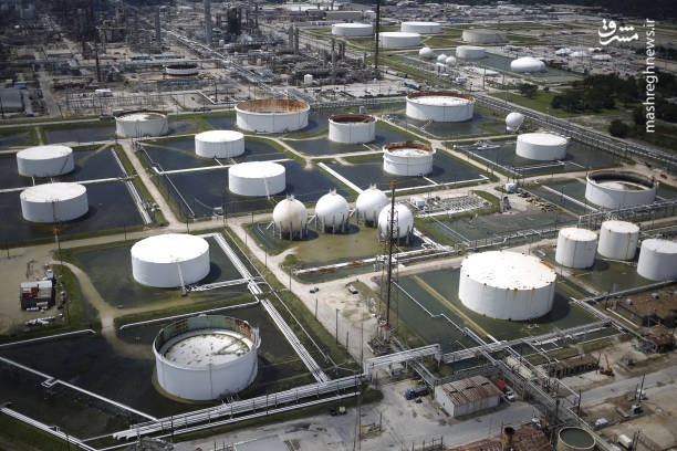 تصاویر | هاروی بزرگ‌ترین پالایشگاه نفت آمریکا را تعطیل کرد