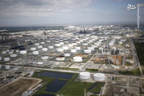 تصاویر | هاروی بزرگ‌ترین پالایشگاه نفت آمریکا را تعطیل کرد