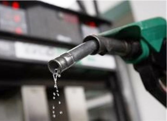 انتقاد شهروندان ماهشهری ازپنج روز اختلال در عرضه بنزین