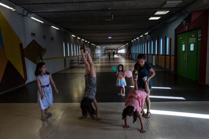 تصاویر | زندان هلندی‌ها که محل زندگی پناهجویان شد