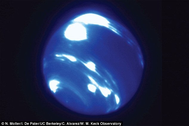 عکس‌های توفانی به اندازه کره زمین در نپتون