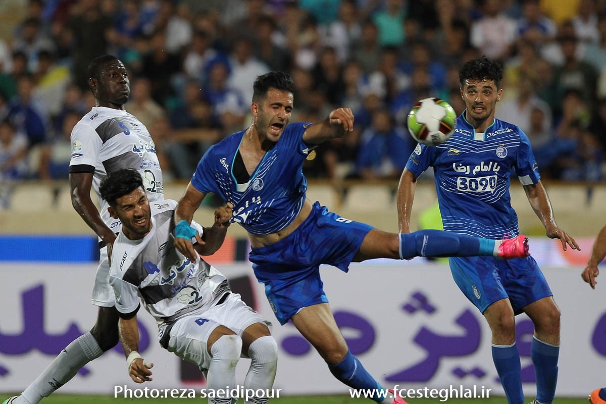روزنامه پرسپولیسی پنالتی استقلال را رد کرد!