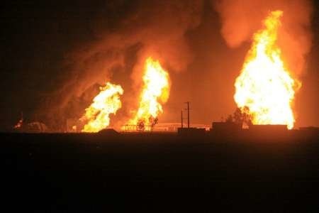 مهار آتش خط لوله انتقال گاز در اهواز/ ۹ نفر مصدوم شدند