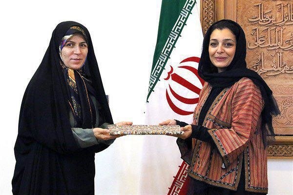 ساره بیات سفیر صنایع دستی شد
