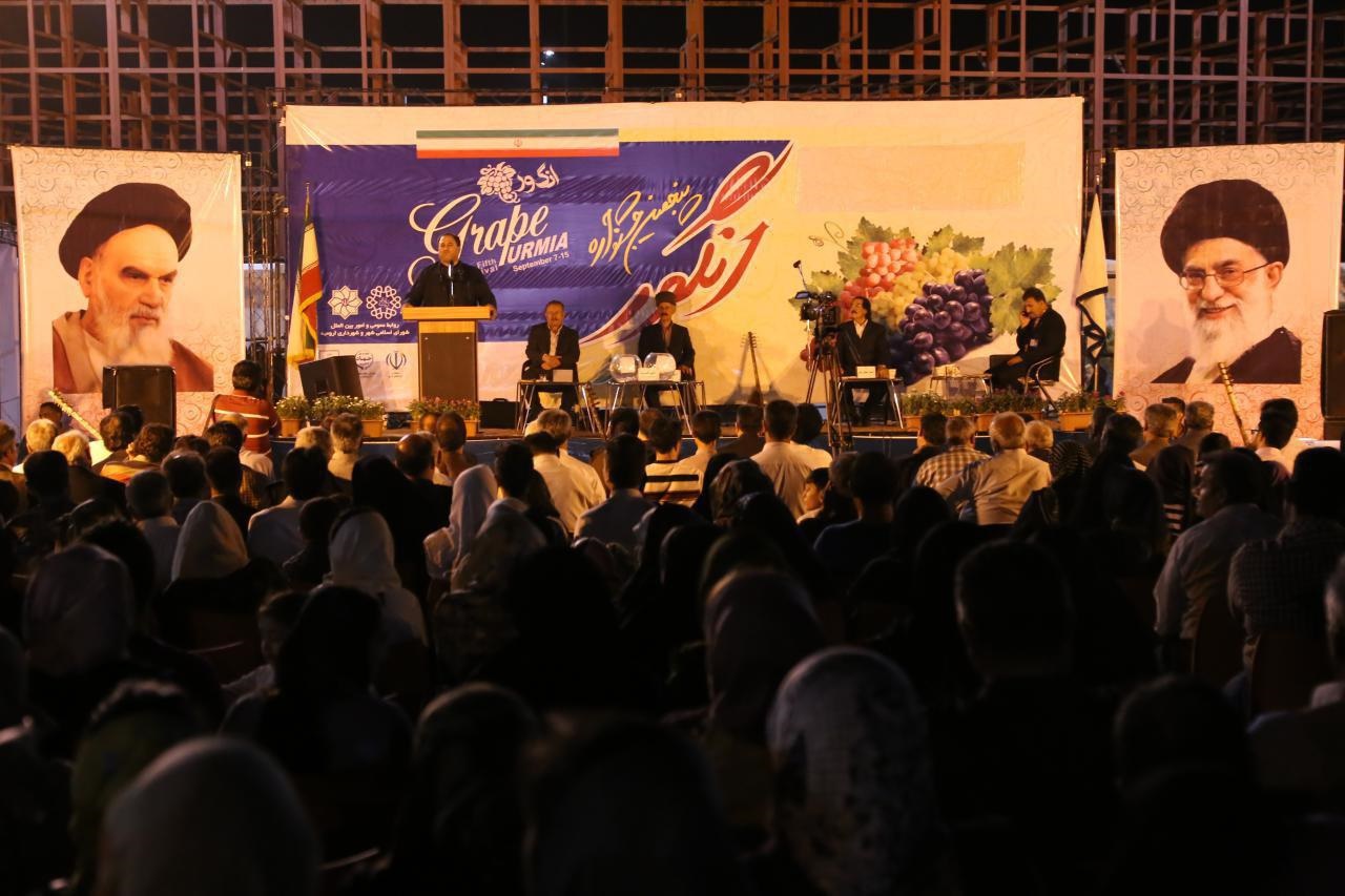 هم‌زمان با برگزاری جشنواره انگور؛ حضور ۸۰۰۰ میهمان از سایر نقاط کشور در ارومیه