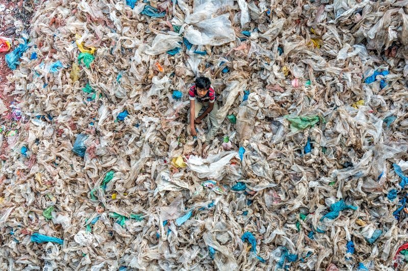 عکس | زندگی میان زباله‌ها در عکس روز نشنال جئوگرافیک