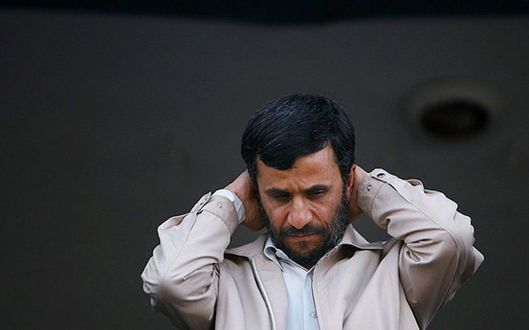 احمدی‌نژاد: فاش می‌گویم و از هر دو جهان آزادم!