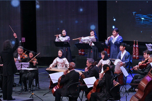 کنسرت آیینی کره‌ای‌ها در برج میلاد
