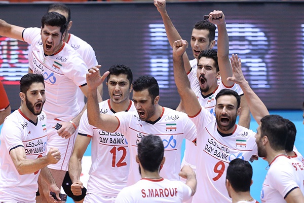 فیلم | لحظات دیدنی رقابت والیبال ایران و میزبان جام قهرمانان