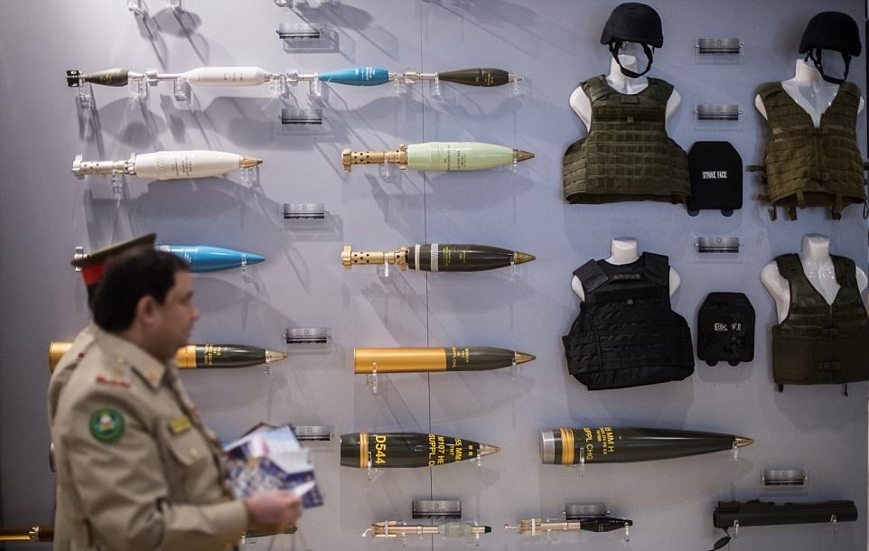 تصاویر | دورهمی جدیدترین سلاح‌های جنگی در نمایشگاه لندن