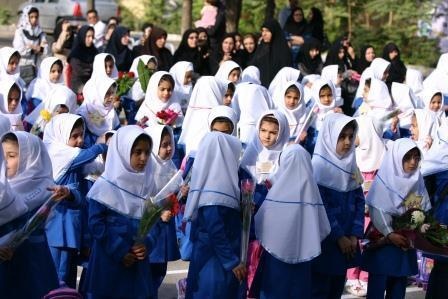 جشن شکوفه ها با حضور بیش از 17 هزار کلاس اولی در استان برگزار می شود