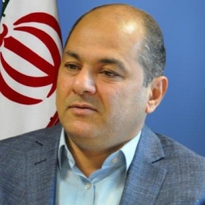 11هزارمتر مربع از چمن های سطح منطقه 7 شهرداری کرج هرس و وجین شدند 