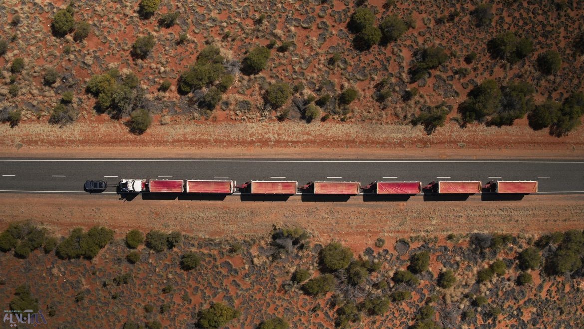 تصاویر رکوردشکنی لندرور با کشیدن  قطار جاده‌ای ۱۱۰ تنی!