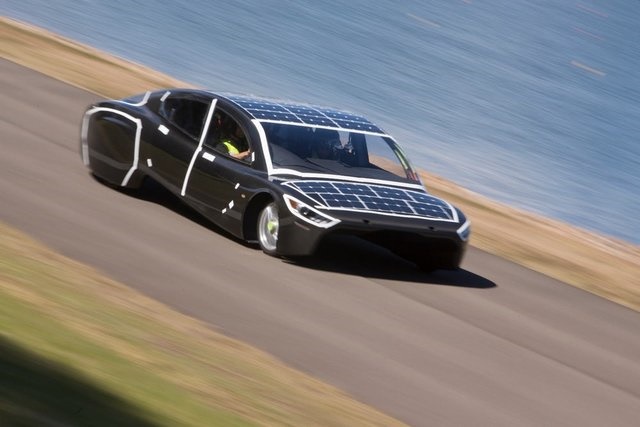 این خودروی خورشیدی اندازه یک توستر انرژی مصرف می‌کند!