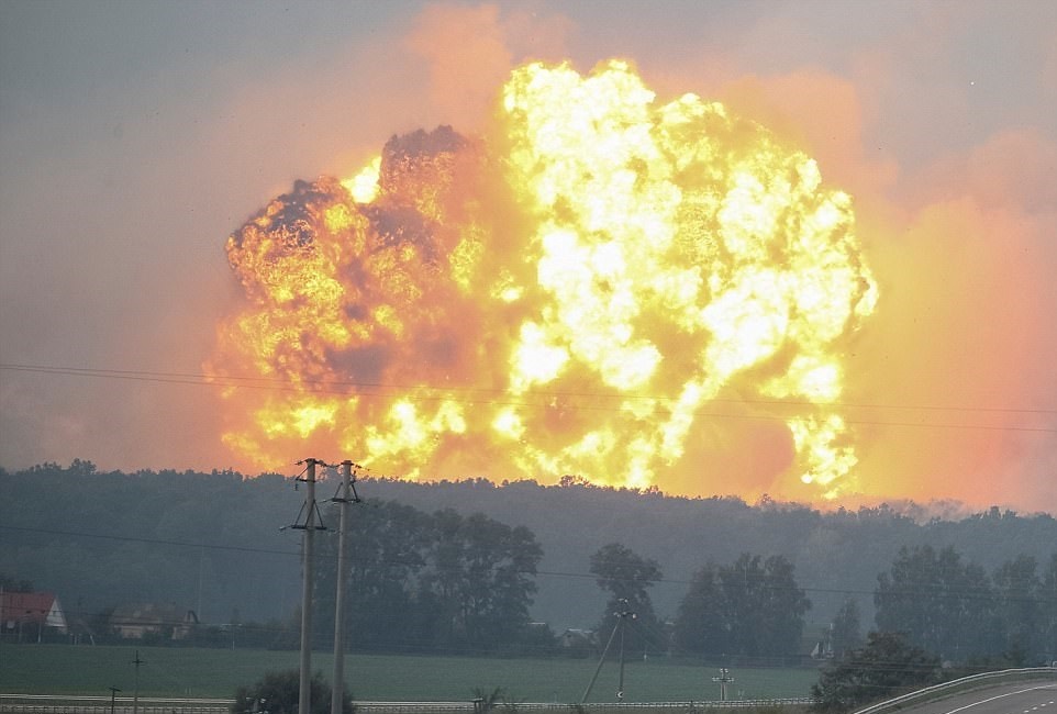 تصاویر | انفجار در یکی از بزرگترین انبارهای مهمات اوکراین