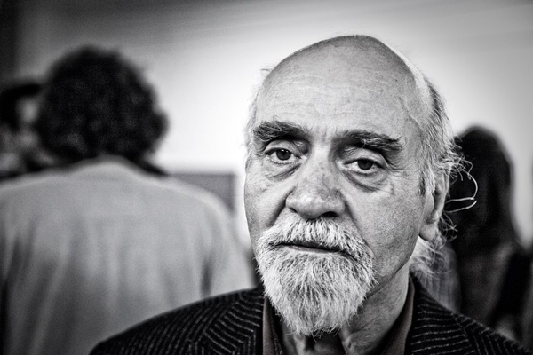 اعتراض رضا براهنی به انتشار غیرقانونی رمان «روزگار دوزخی آقای ایاز»