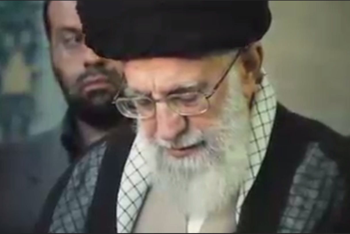 فیلم | لحظاتی از دیدار رهبرانقلاب با خانواده شهید حججی