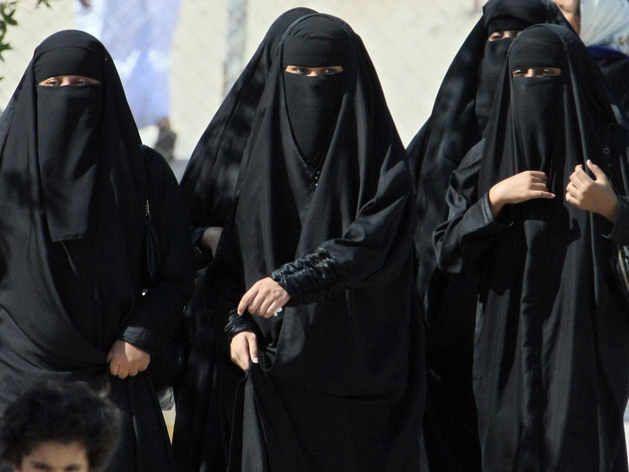 انجام چه کارهایی برای زنان عربستانی ممنوع است؟