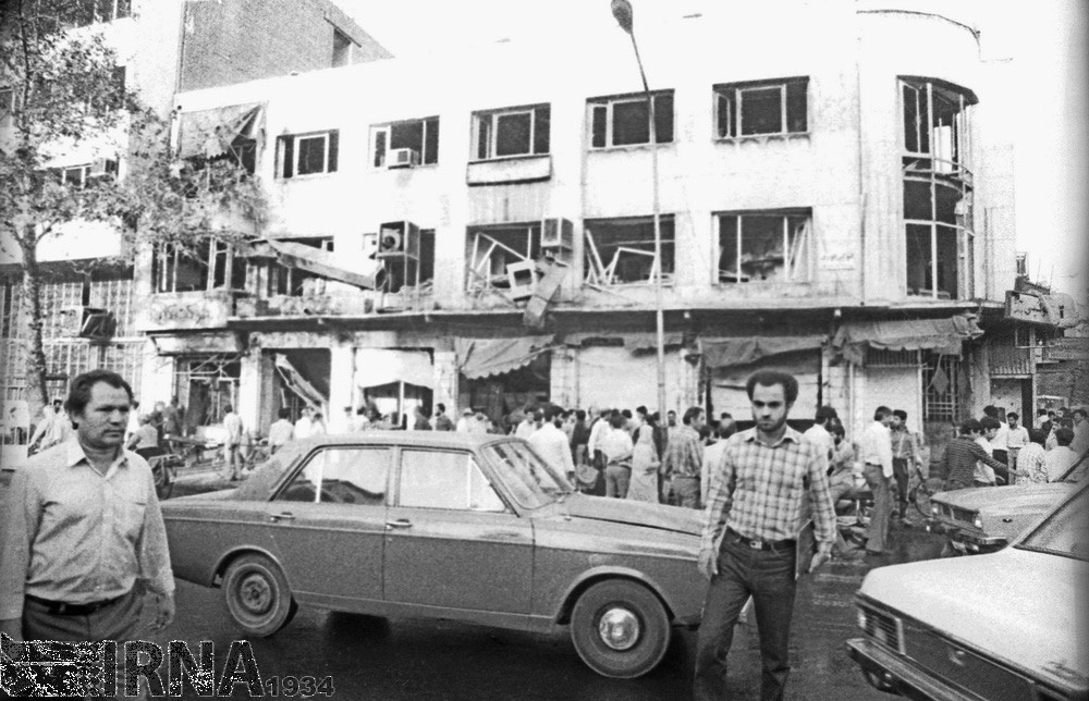 تصاویر |  ۳۵ سال قبل؛ جنایت منافقین در خیابان خیام