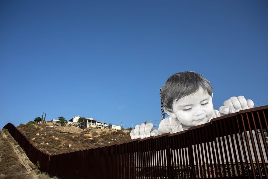 عکس | اثر هنرمند فرانسوی در مرز آمریکا و مکزیک
