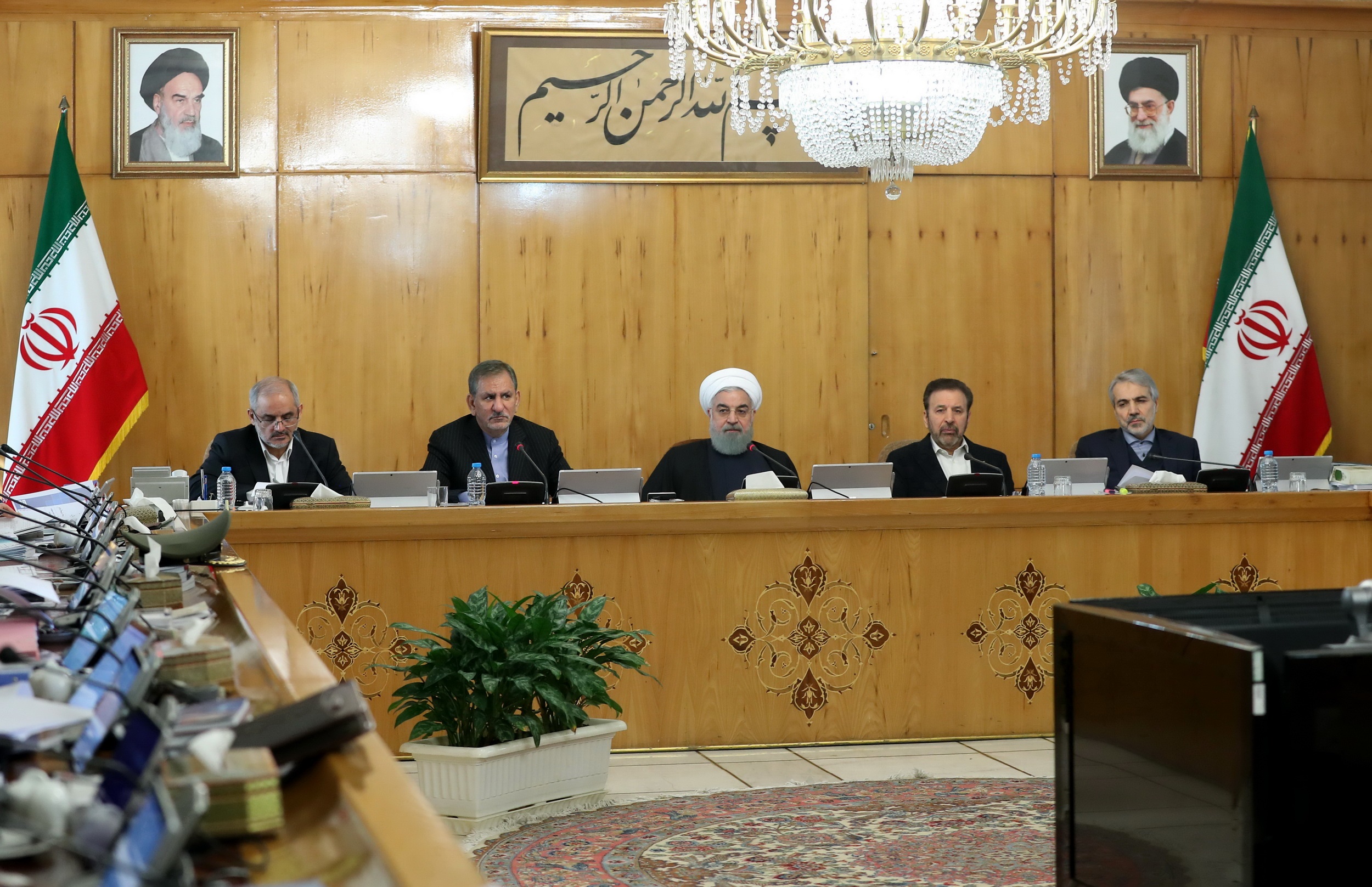 روحانی: رسانه‌ملی از نشر شایعات و سیاه‌نمایی خودداری کند