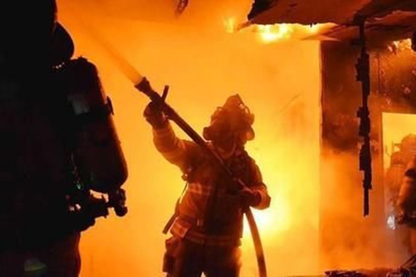 فیلم | آتش‌سوزی یک پاساژ در کوچه برلن