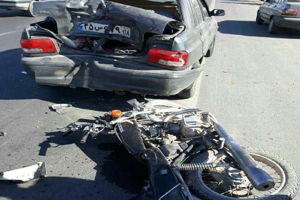  پسر ۱۵ ساله پس از گرفتن موتورسیکلت از پارکینگ دوباره تصادف کرد و فوت کرد/ عکس