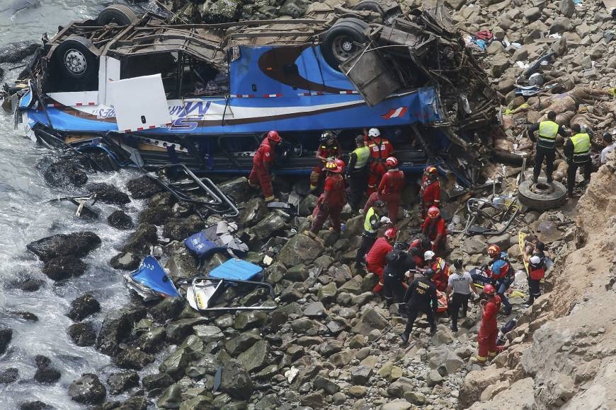 فیلم | سقوط اتوبوس به دره شیطان جان ۳۰ نفر را گرفت
