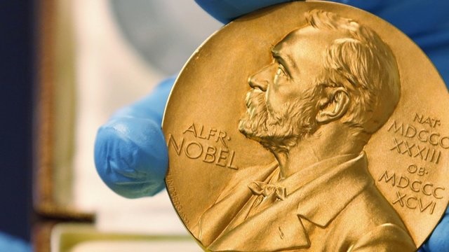 دلایل مخالفت با جایزه نوبل
