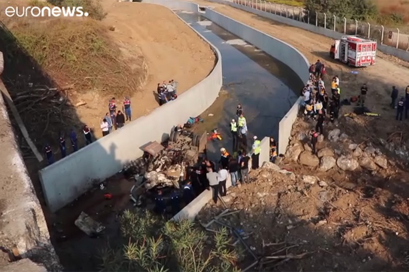 فیلم | ۲۲ کشته در واژگونی کامیون مهاجران در ترکیه