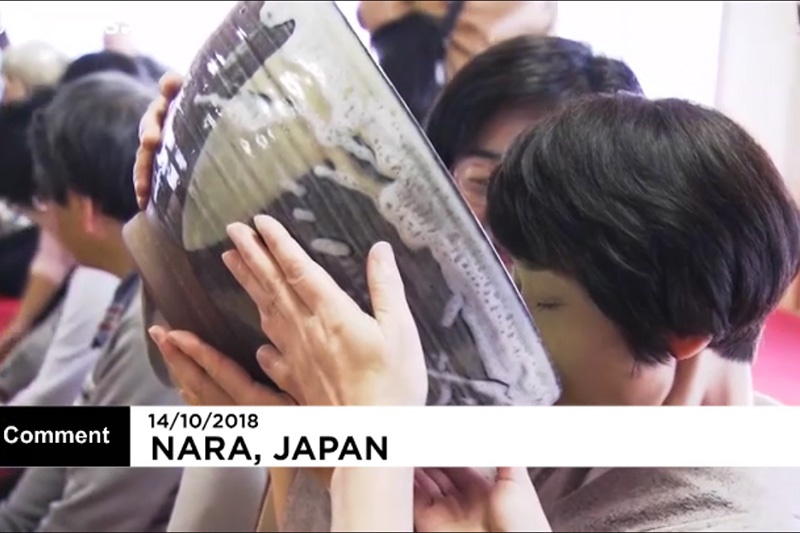 فیلم | چای عجیبی که ژاپنی‌ها در یک مراسم مذهبی می‌نوشند