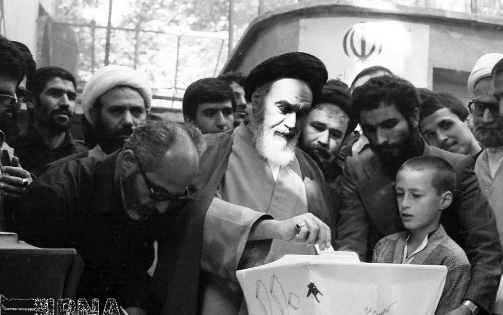 تصاویر | ۳۷ سال قبل؛ انتخاباتی که رکورد بالاترین رأی رئیس‌جمهور در ایران را زد