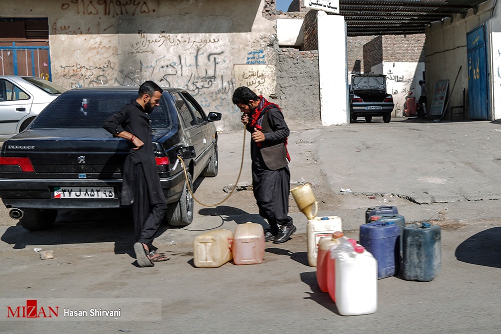 تصاویر | قاچاق بنزین در شهرهای مرزی