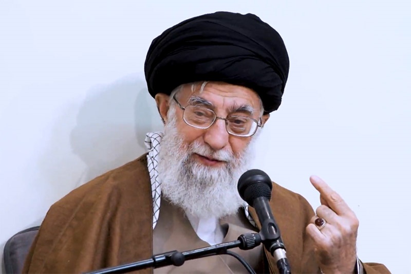 فیلم | رهبر انقلاب: دشمن تا نزدیکی قبر مطهر امام حسین(ع) آمده بود اما...