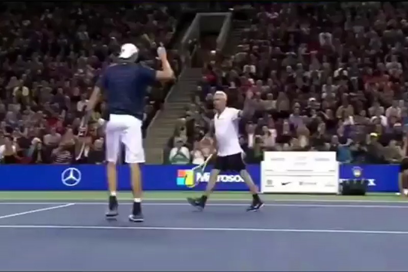 فیلم | تنیس بازی‌کردن بیل گیتس را ببینید