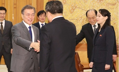 پذیرایی رییس‌جمهور کره‌جنوبی از هیئت کره‌شمالی/ تصاویر