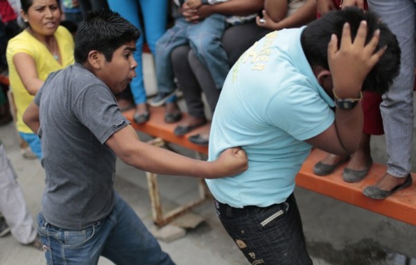 فیلم | بزن‌بزن مکزیکی‌ها در جشن ملی کتک‌کاری!