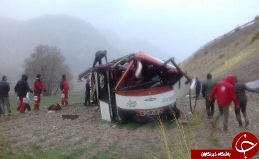 تصاویر سقوط اتوبوس یاسوج-اصفهان به درون دره