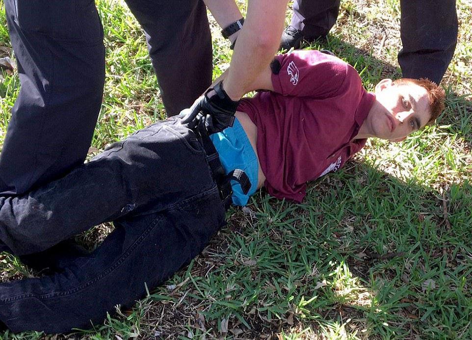 تصاویر | تیراندازی و کشتار ۱۷ دانش‌آموز دبیرستانی در فلوریدا