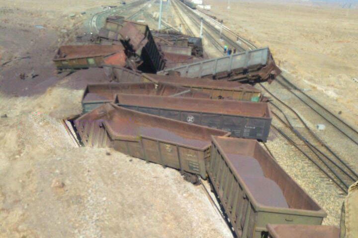 فیلم | واژگونی قطار باری حامل سنگ آهن در نیشابور