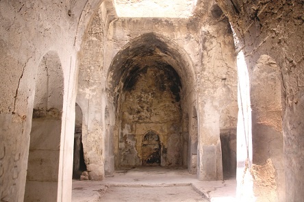 مسجد سنگی فارس، وصله پینه شد نه مرمت!