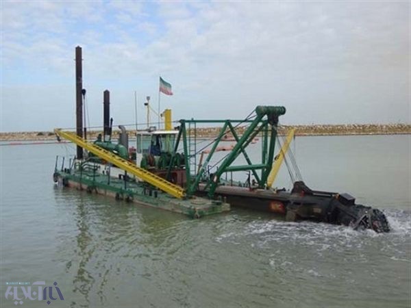 آغاز عملیات لایروبی حوضچه بندر نکا